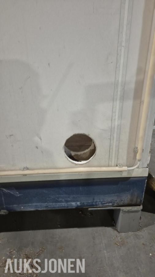 Isolert kontorbrakke / kontormodul med strøm – 4,80 × 2,39 m
